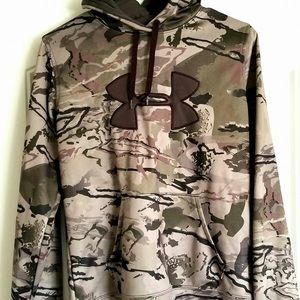 Camo Under Armour hoodie
